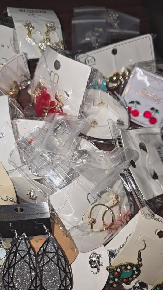 Earring Scoop!